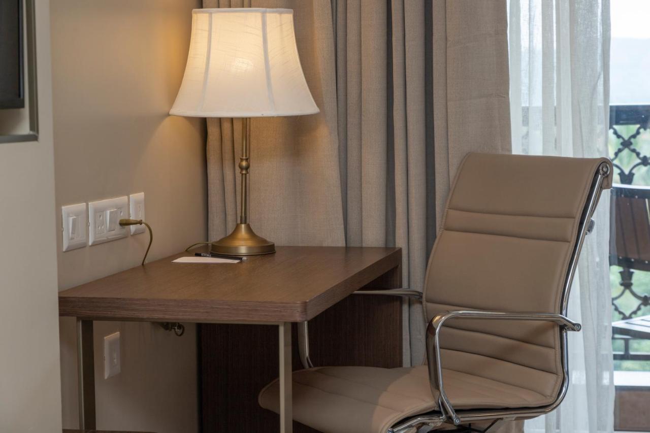 Fairfield By Marriott Goa Calangute Hotel Екстериор снимка